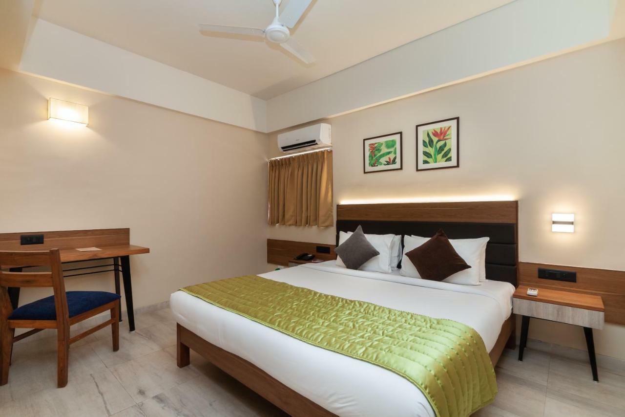 Somy Plaza Calangute Goa - Formerly Somy Resort Екстер'єр фото
